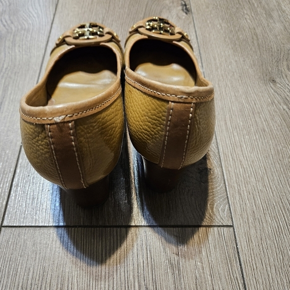 Tory Burch Calista Pumps Heels - Picture 7 of 7